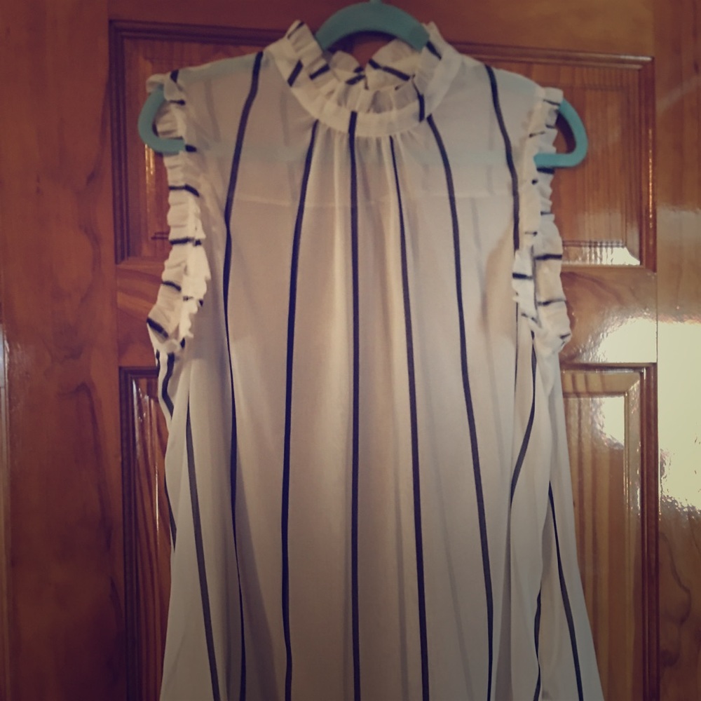 Sleeveless blouse
